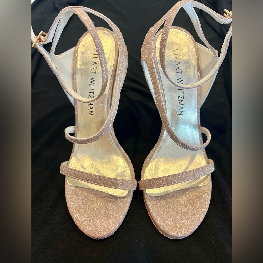EUC SZ 5 1/2 gorgeous, gold glitter strappy Stuart Weitzman stilettos